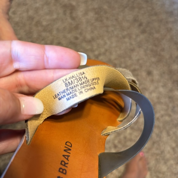 Lucky Brand sandals size 8 in sage green. Leather and handmade upper. - Picture 7 of 7